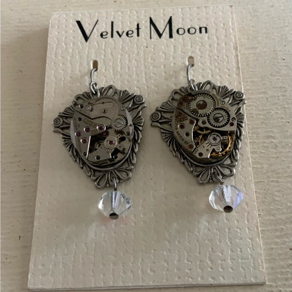 NWT..VELVET MOON..vintage steampunk watch part earrings/USA - Picture 1 of 5